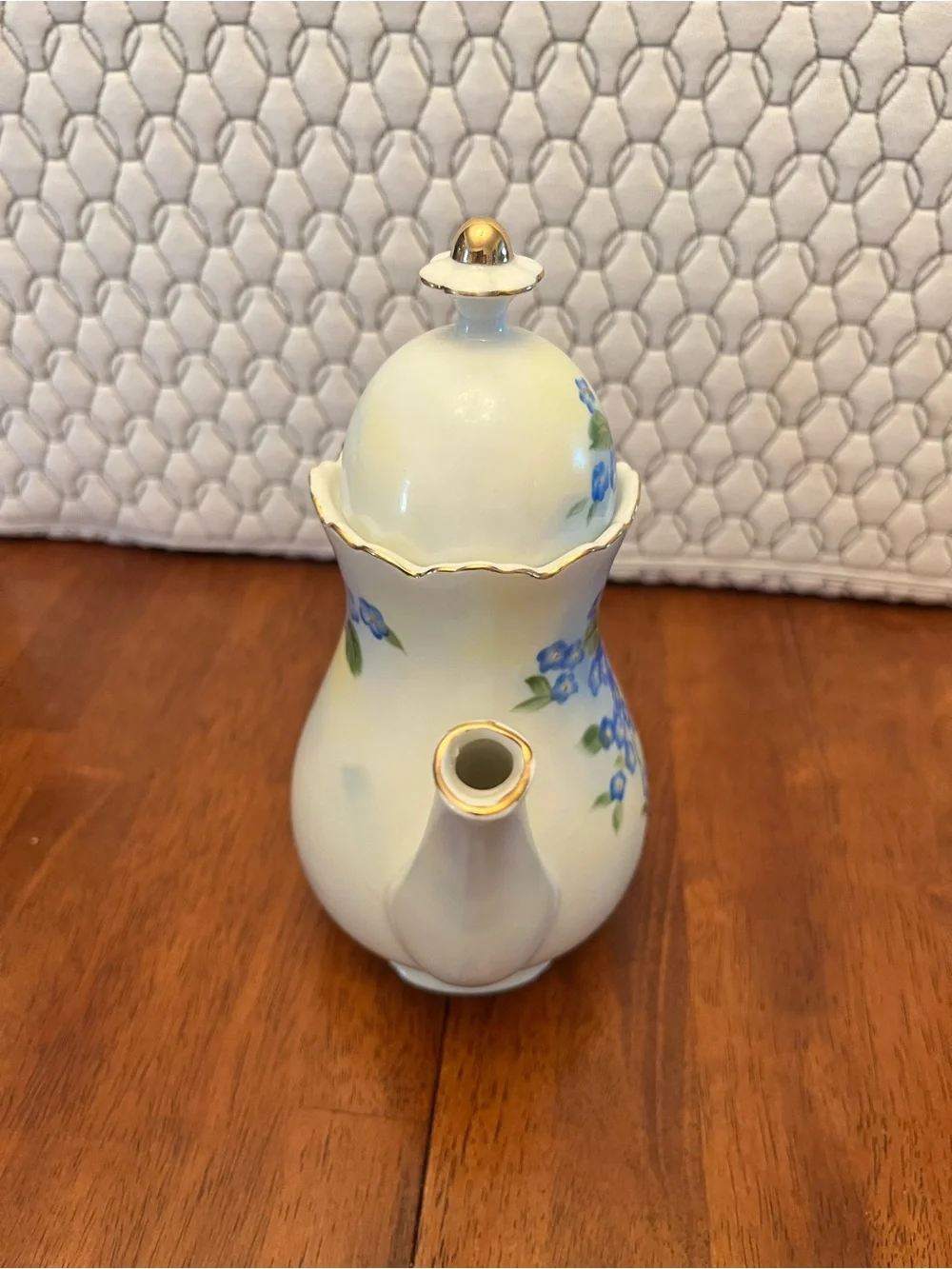 Lefton coffee pot